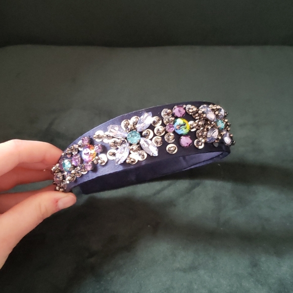 Collection of Barely-Worn Headbands - Picture 4 of 4